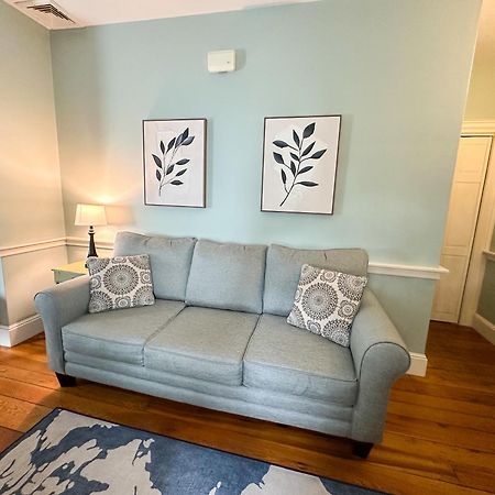 The Black Walnut Inn Amherst Ngoại thất bức ảnh