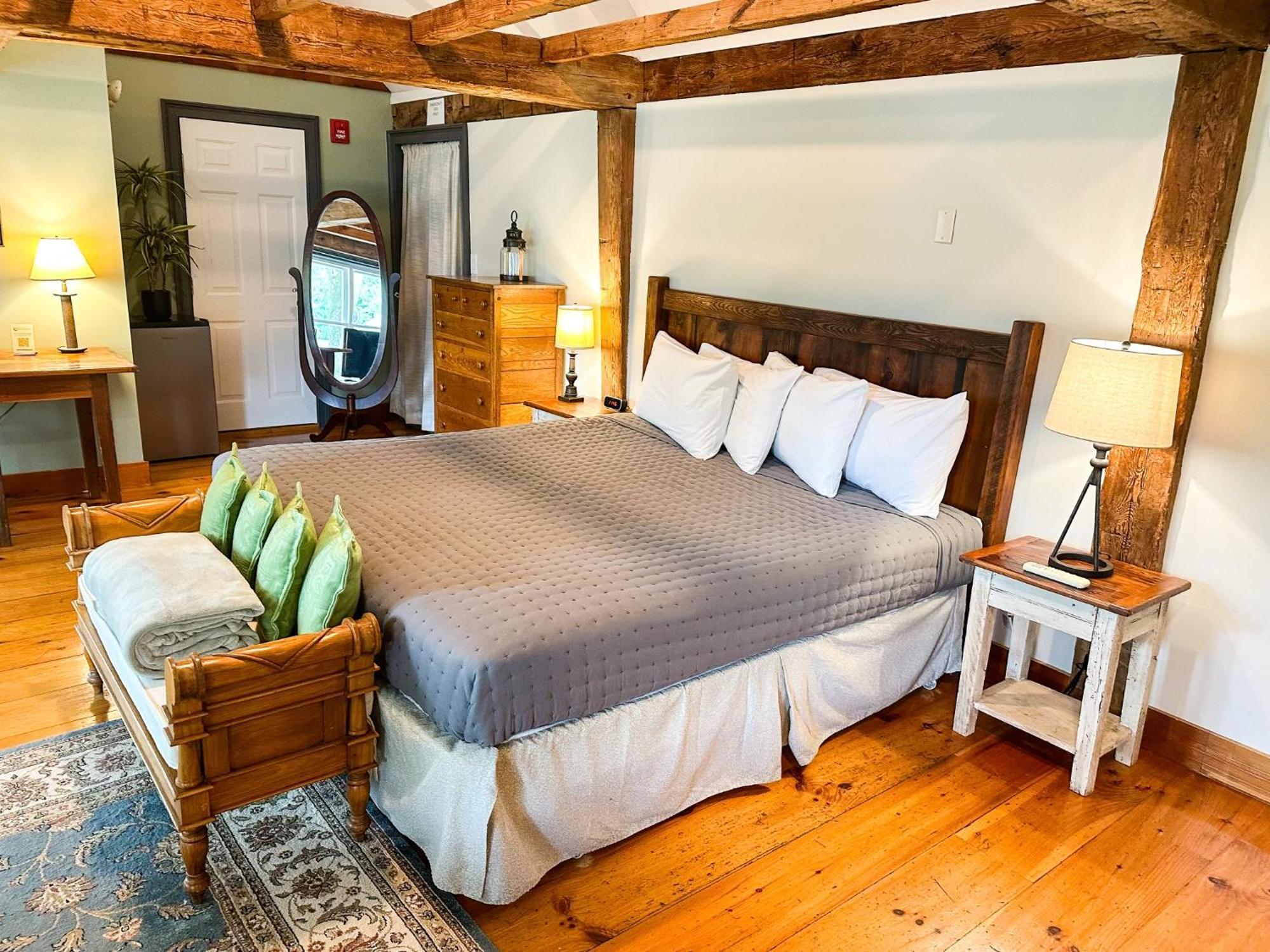 The Black Walnut Inn Amherst Ngoại thất bức ảnh