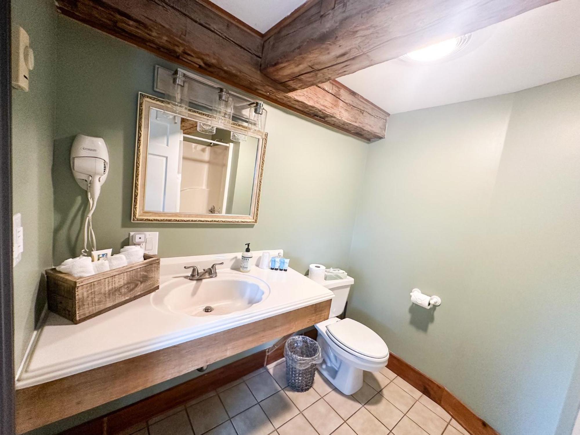 The Black Walnut Inn Amherst Ngoại thất bức ảnh