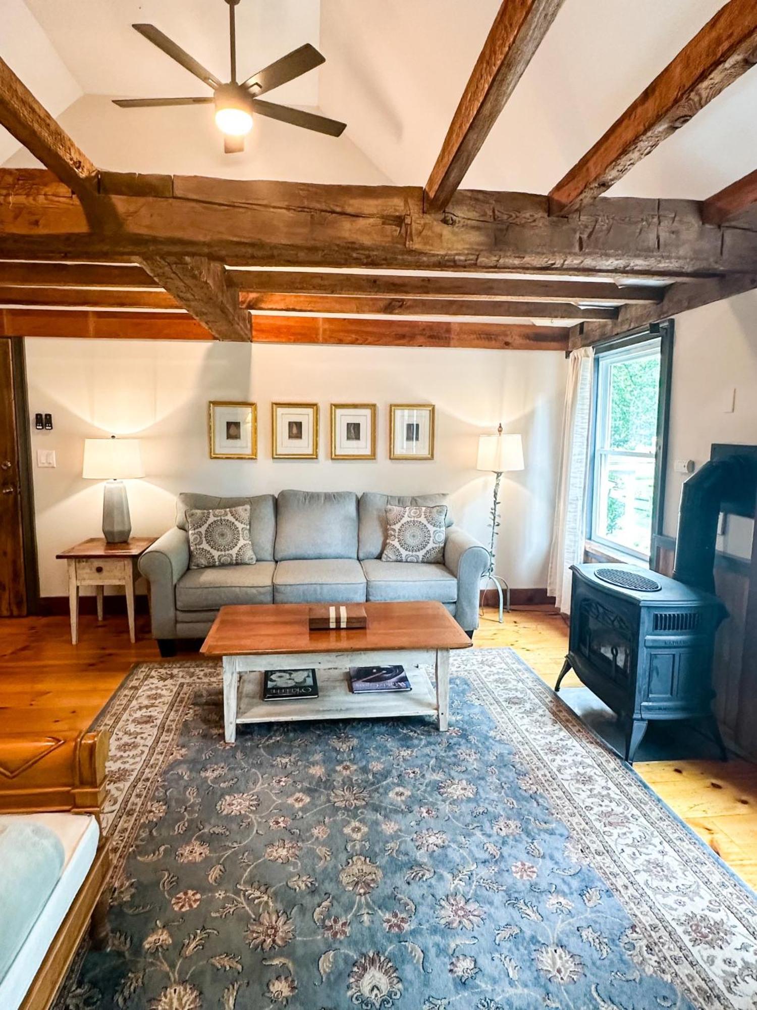 The Black Walnut Inn Amherst Ngoại thất bức ảnh