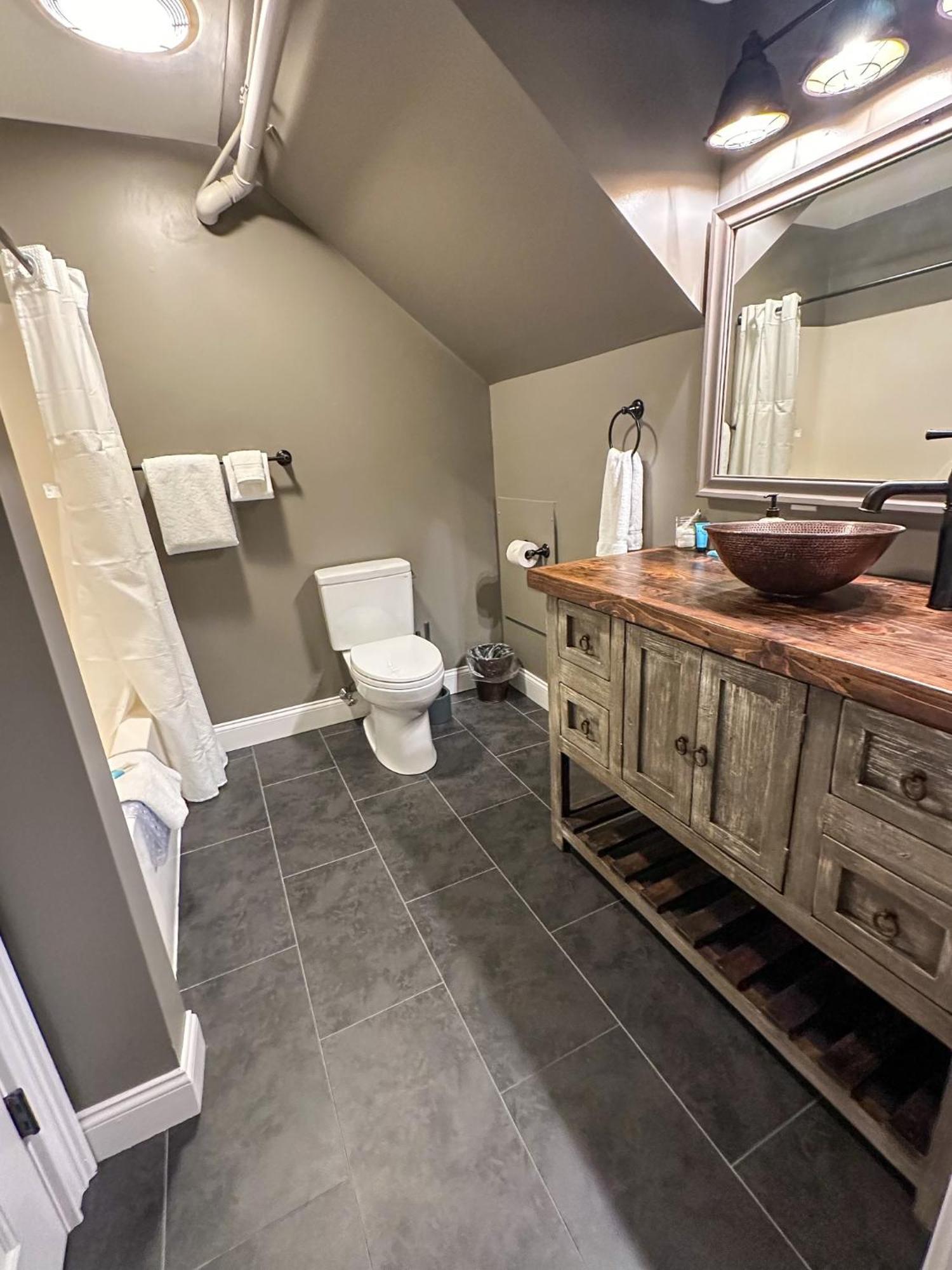 The Black Walnut Inn Amherst Ngoại thất bức ảnh