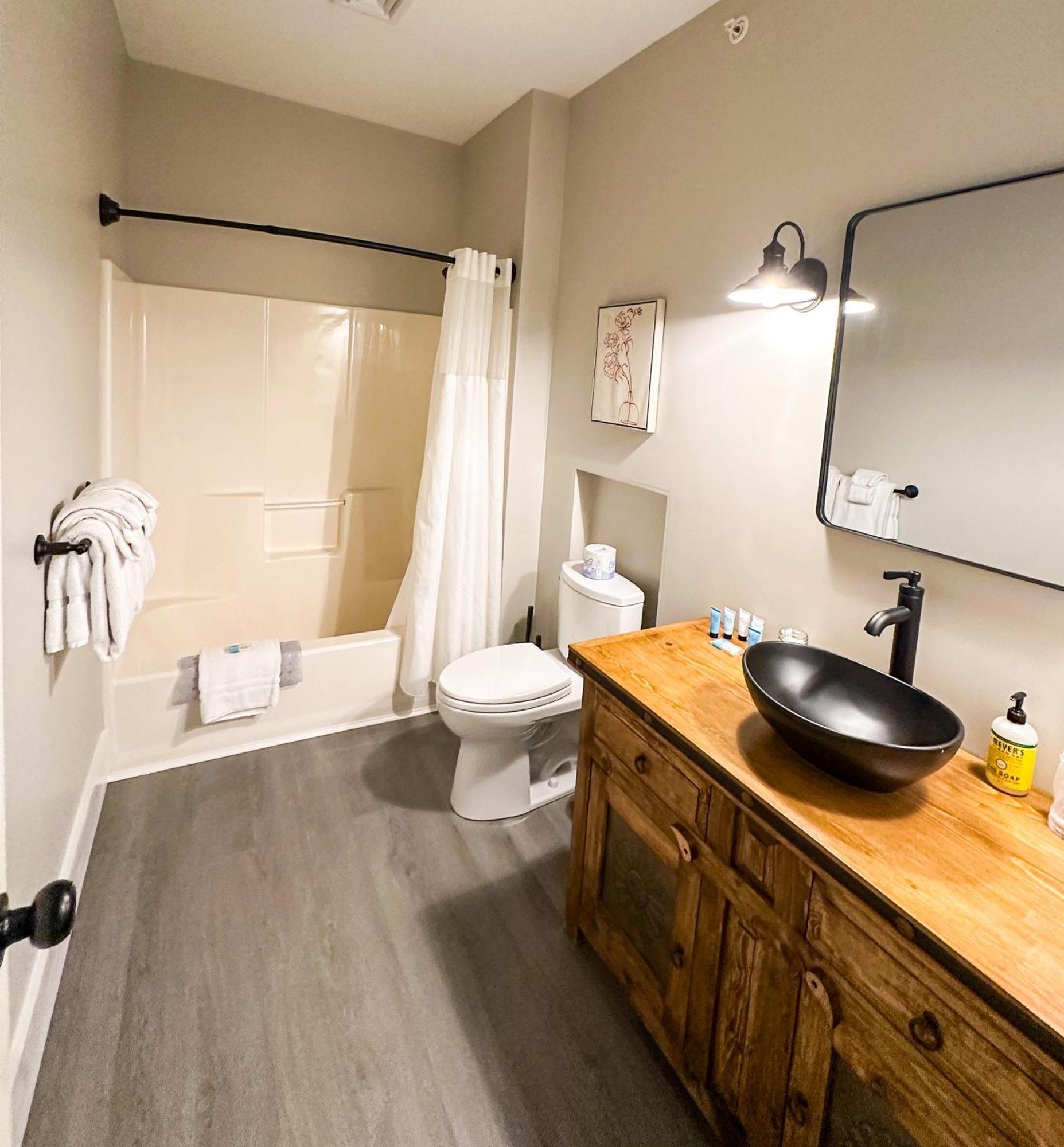 The Black Walnut Inn Amherst Ngoại thất bức ảnh