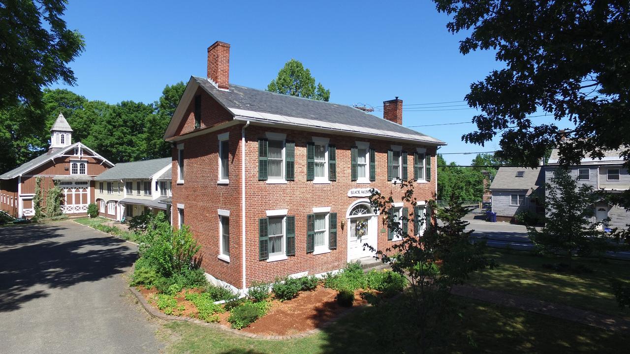 The Black Walnut Inn Amherst Ngoại thất bức ảnh