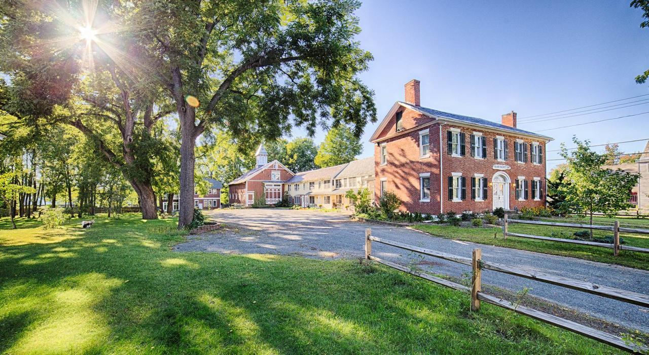 The Black Walnut Inn Amherst Ngoại thất bức ảnh